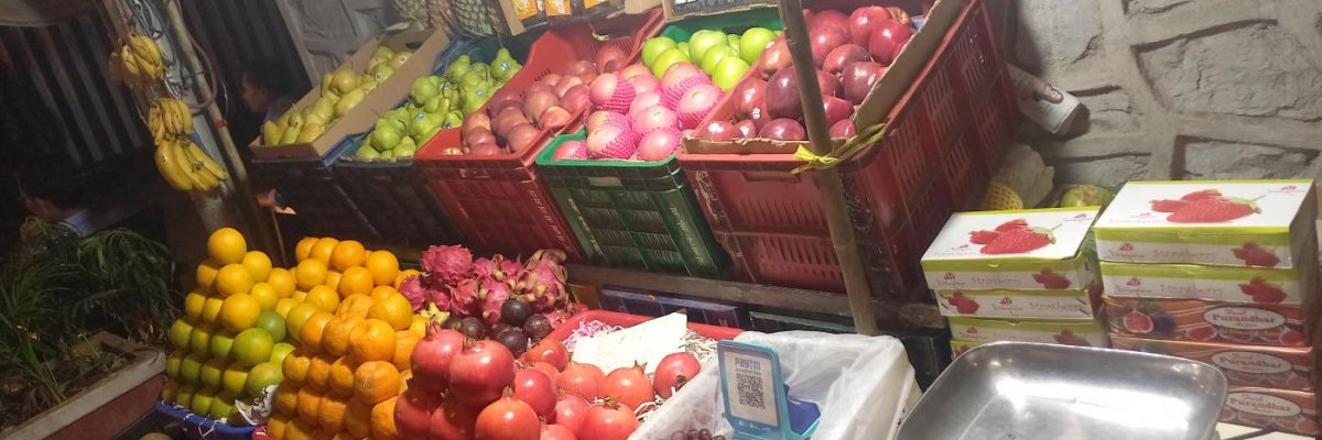 Patil and Gupta Fruits Stall Breachcandy