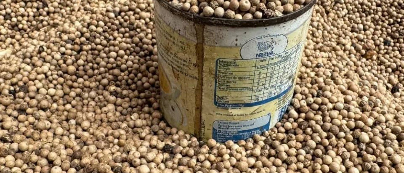 White pepper and  black pepper